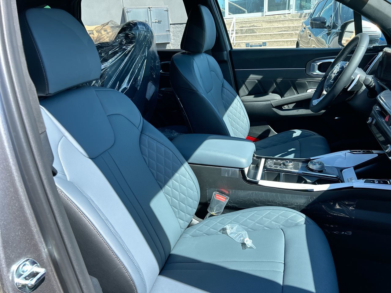 2025 Kia SORENTO HEV in Mississauga, Ontario