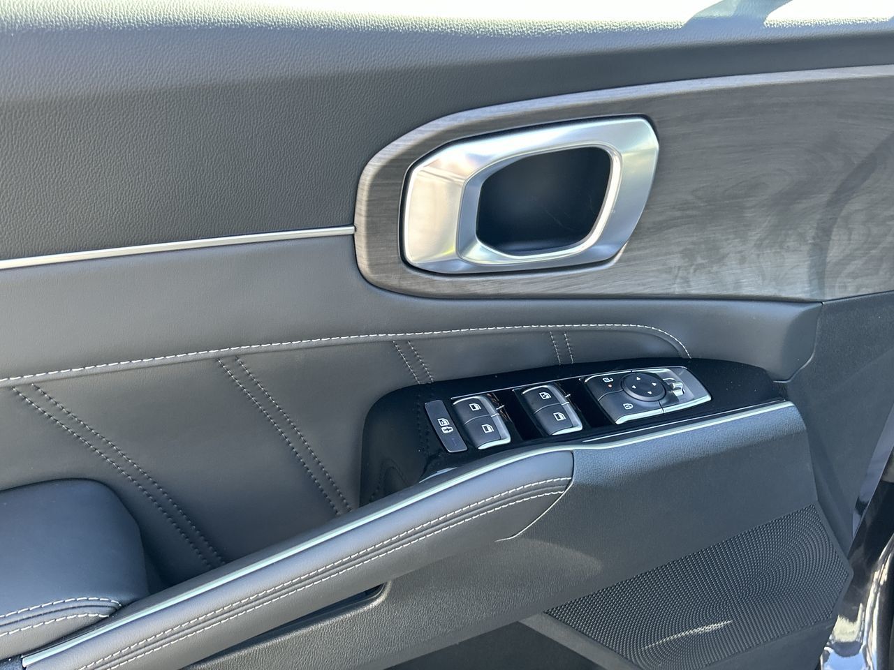 2025 Kia Sorento in Mississauga, Ontario