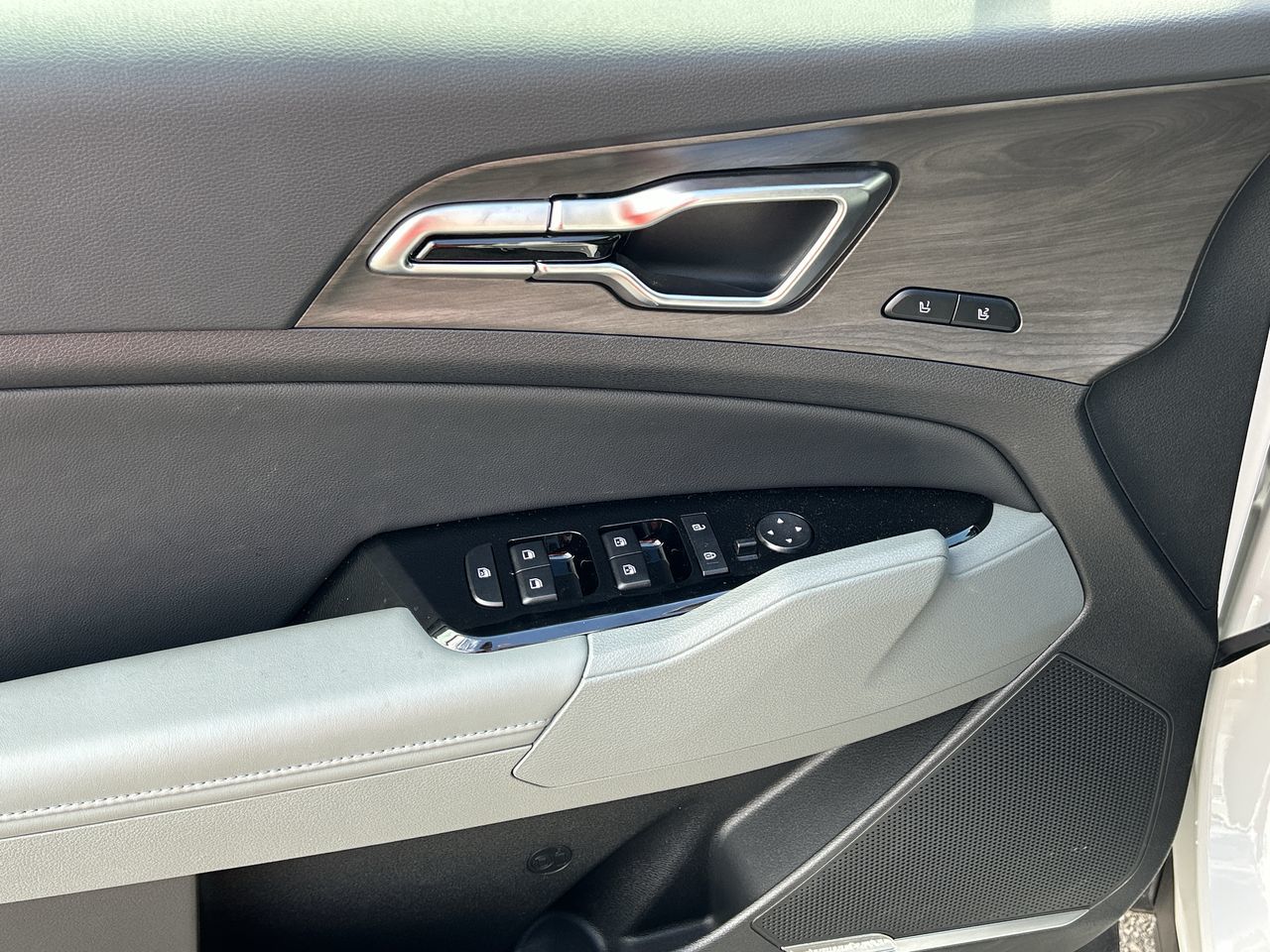 2024 Kia Sportage in Mississauga, Ontario