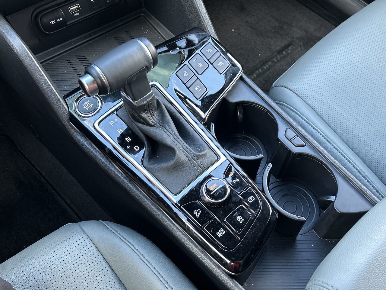 2024 Kia Sportage in Mississauga, Ontario
