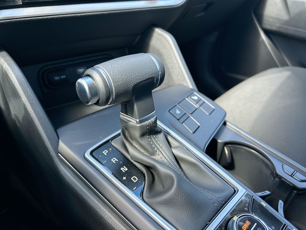2025 Kia Sportage in Mississauga, Ontario