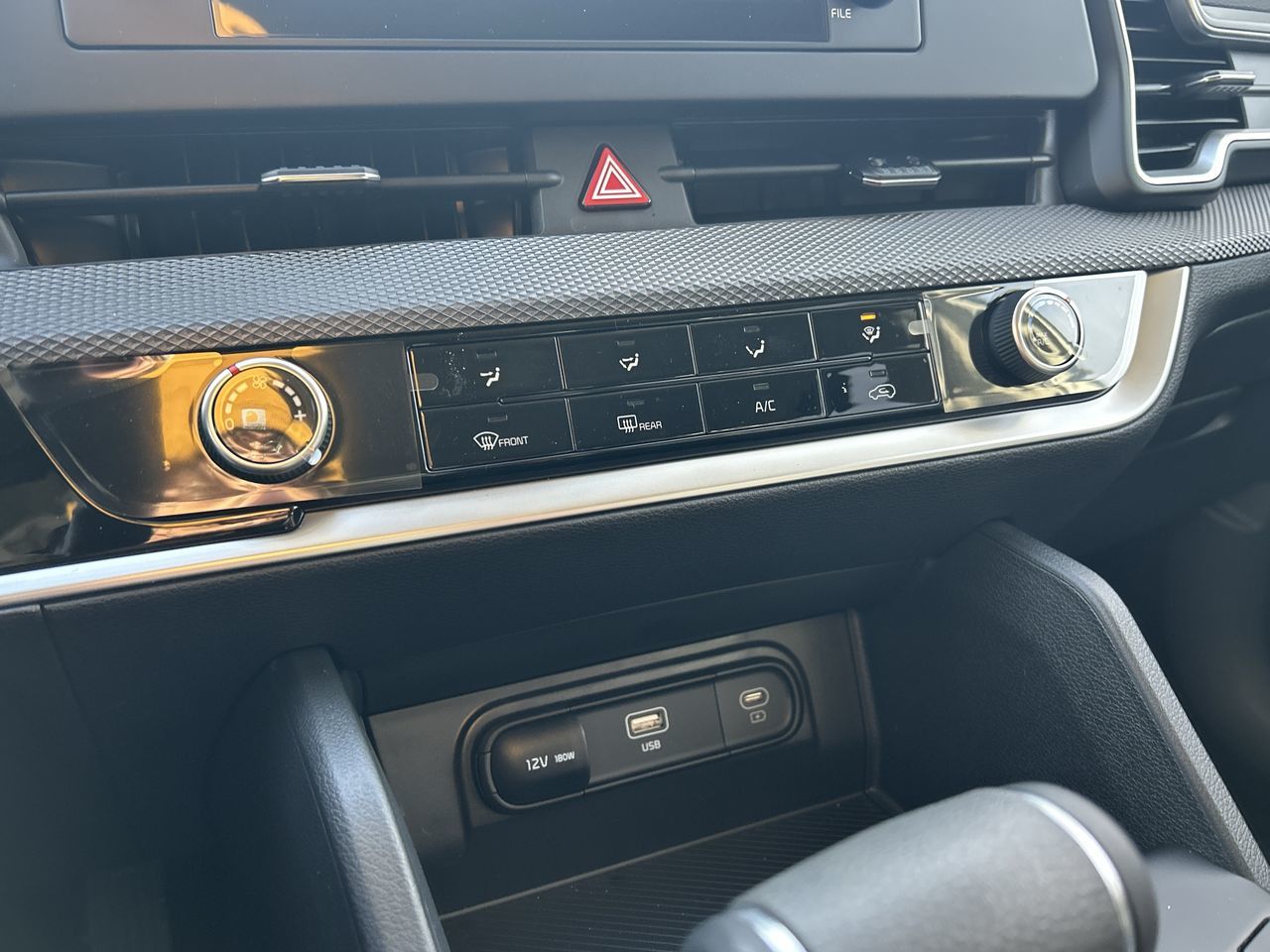 2025 Kia Sportage in Mississauga, Ontario