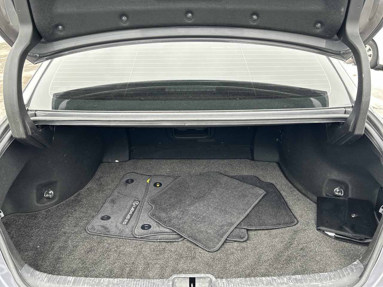 2019 Lexus ES in Mississauga, Ontario