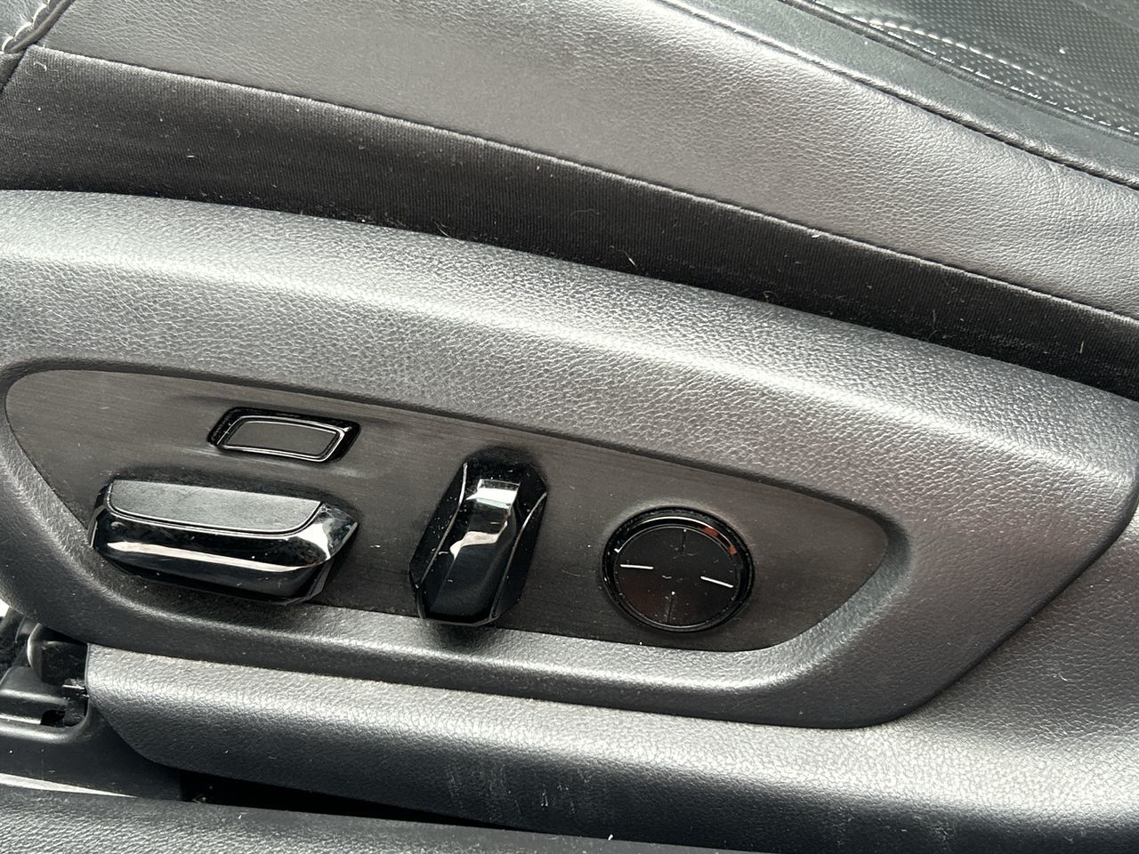 2019 Lexus ES in Mississauga, Ontario