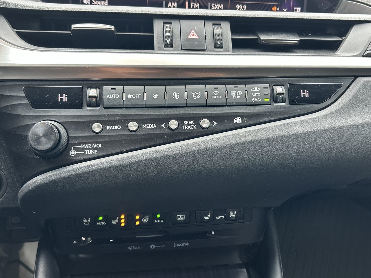 2019 Lexus ES in Mississauga, Ontario