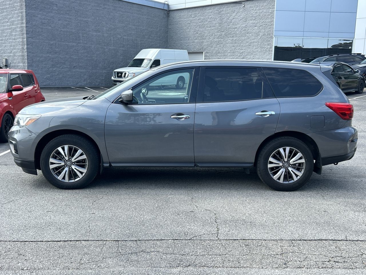 2019 Nissan Pathfinder in Mississauga, Ontario