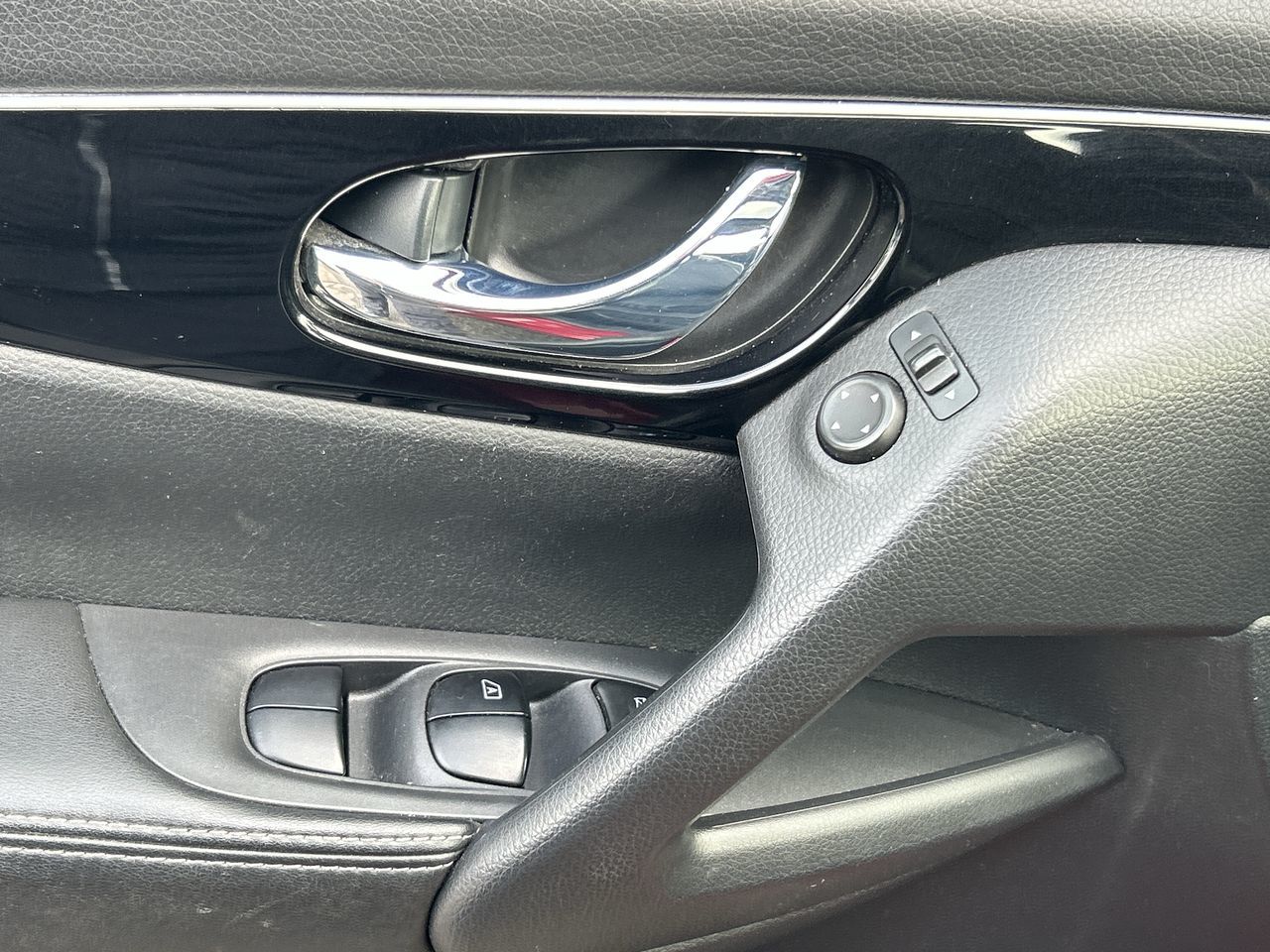 2017 Nissan ROGUE AWD S