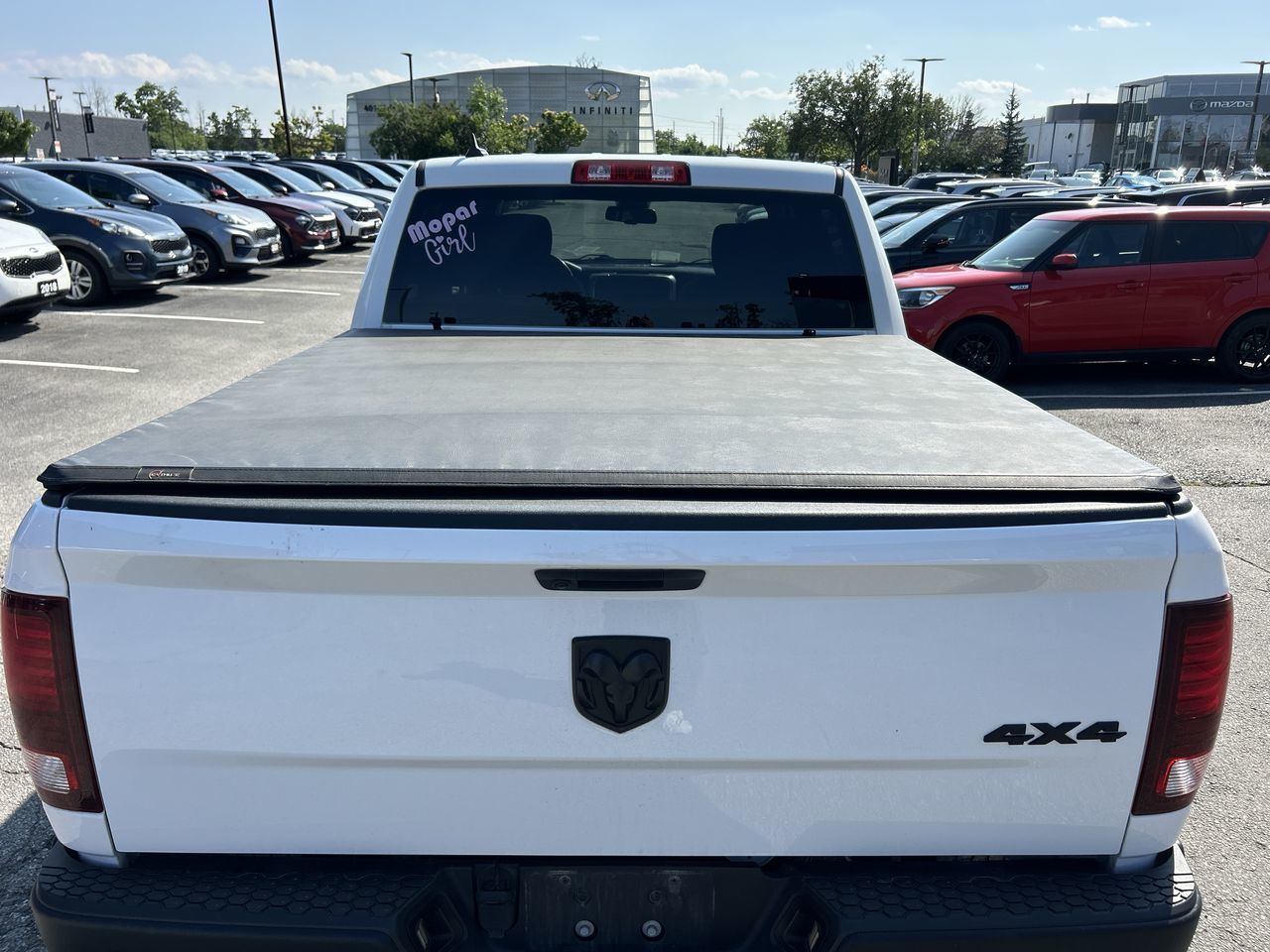 Ram RAM 1500 Classic Crew Cab 4x4 (DS)  2021 à Mississauga, Ontario