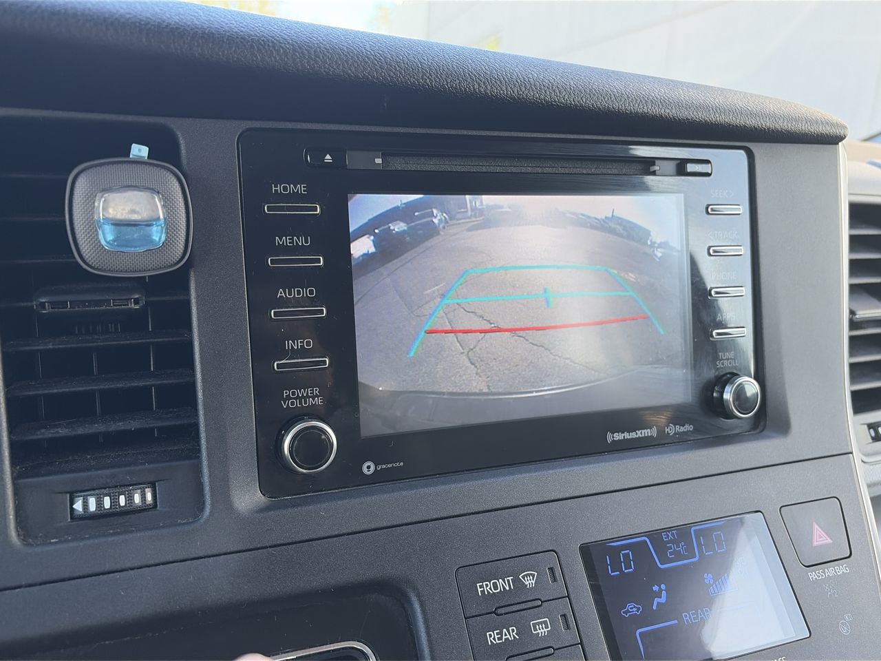 2018 Toyota Sienna in Mississauga, Ontario