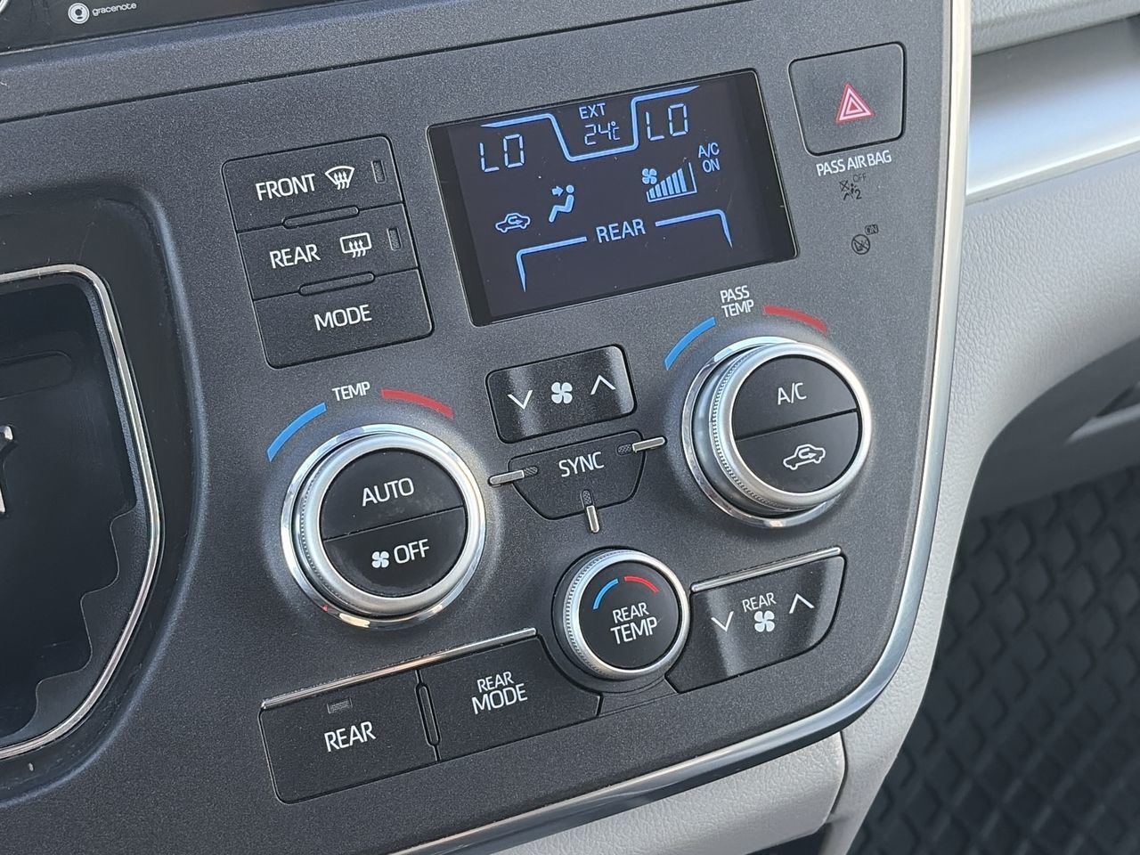 2018 Toyota Sienna in Mississauga, Ontario