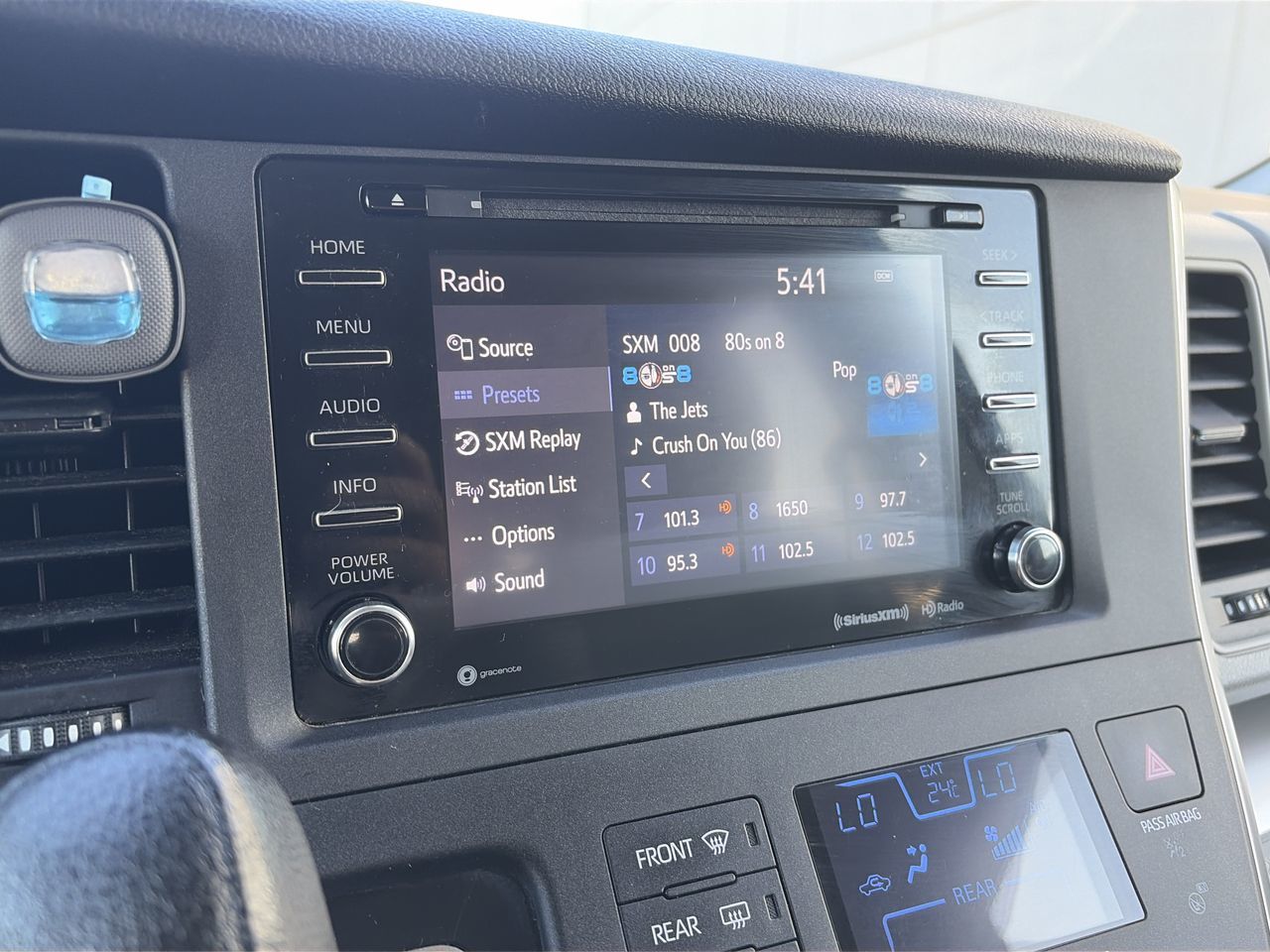 2018 Toyota Sienna in Mississauga, Ontario