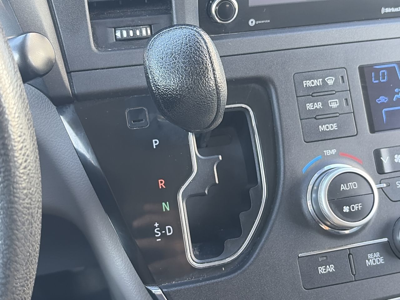 2018 Toyota Sienna in Mississauga, Ontario