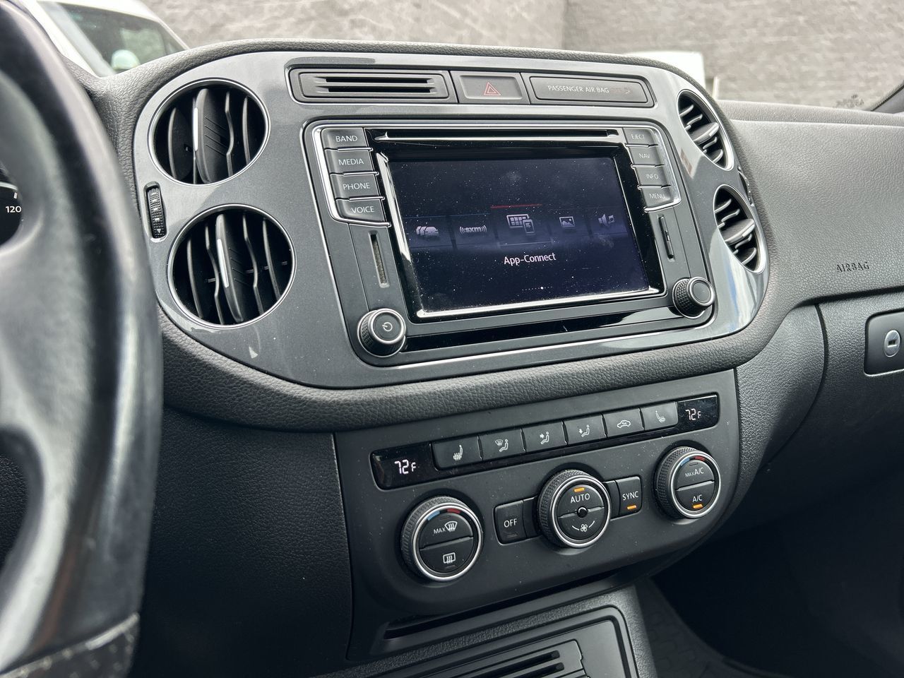 2016 Volkswagen Tiguan in Mississauga, Ontario