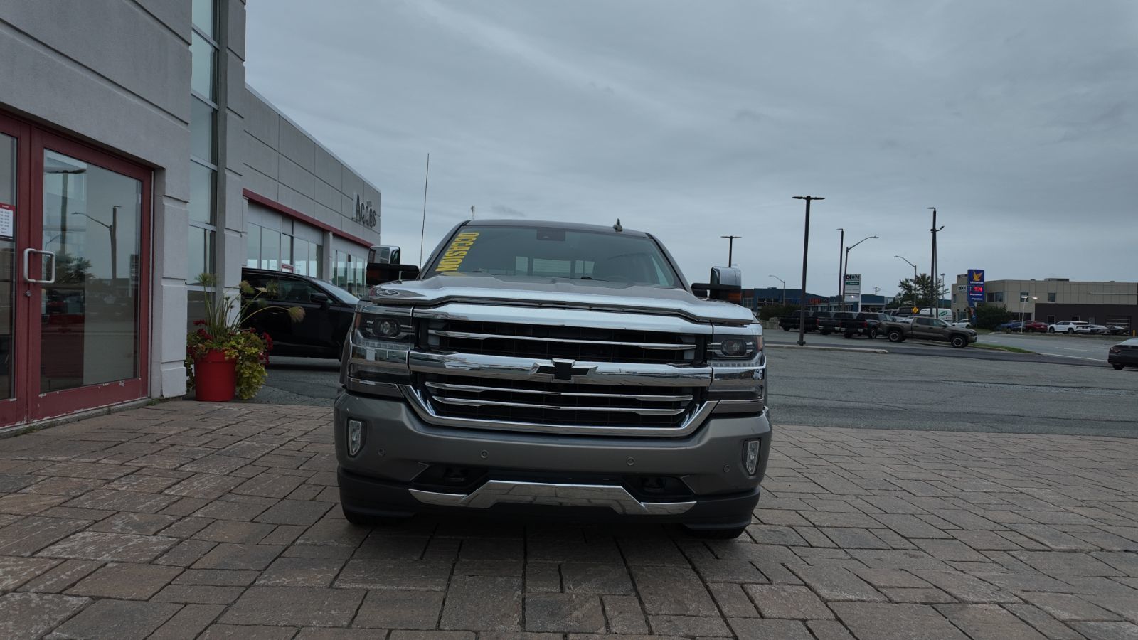 Photo 2017 Chevrolet Silverado 1500 High Country #2