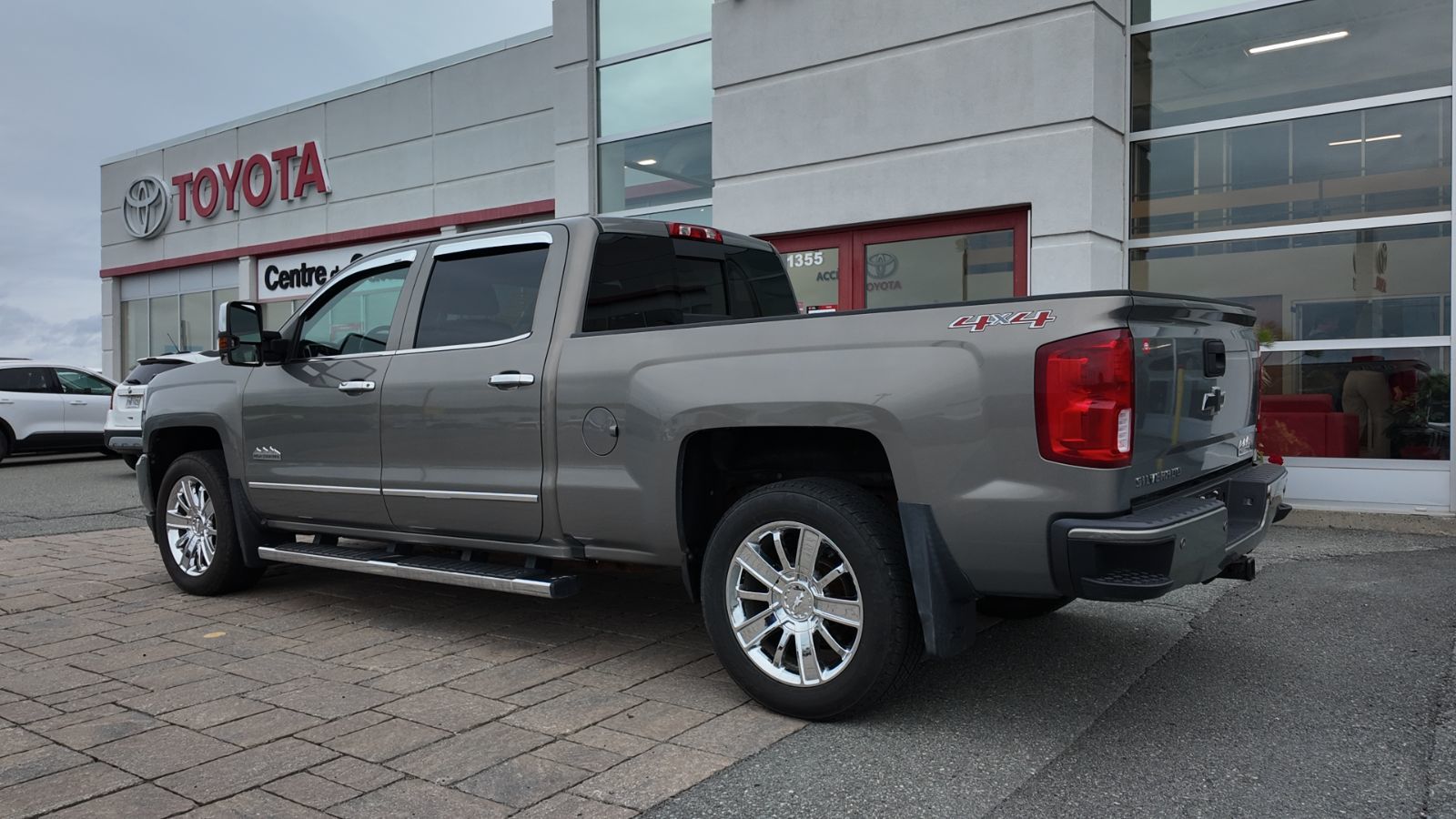 Photo 2017 Chevrolet Silverado 1500 High Country #5
