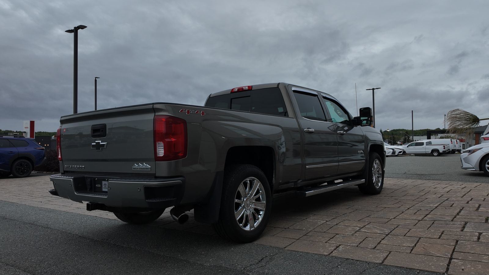 Photo 2017 Chevrolet Silverado 1500 High Country #7