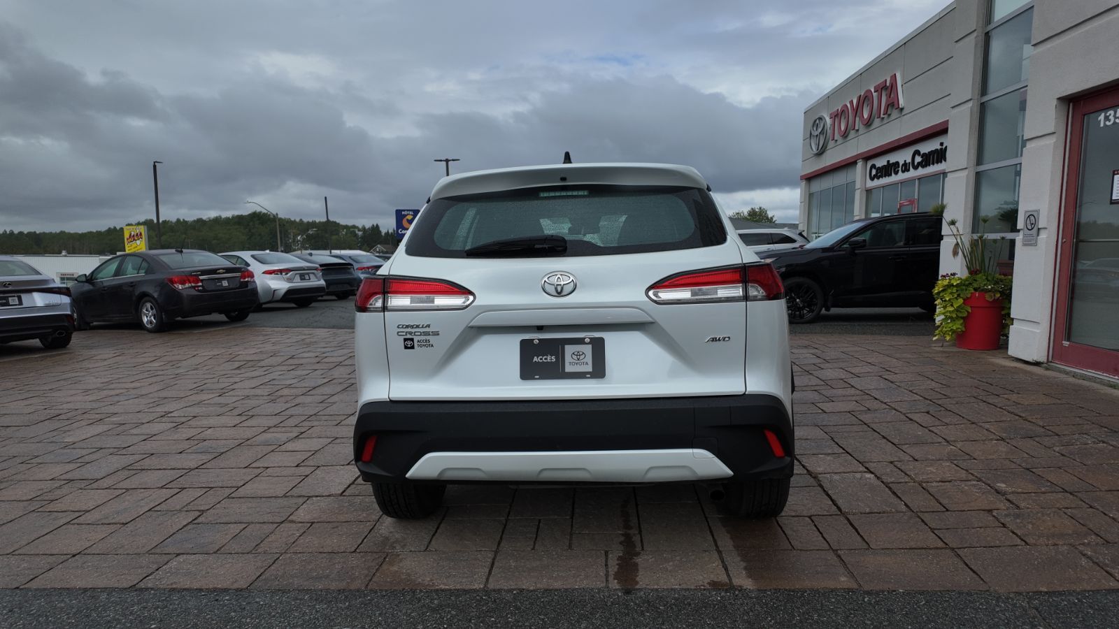 Photo 2024 Toyota Corolla Cross L #6
