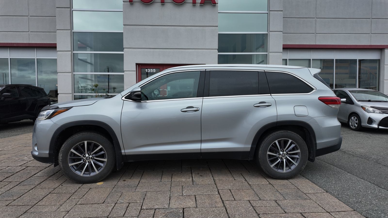 Photo 2019 Toyota Highlander XLE #4