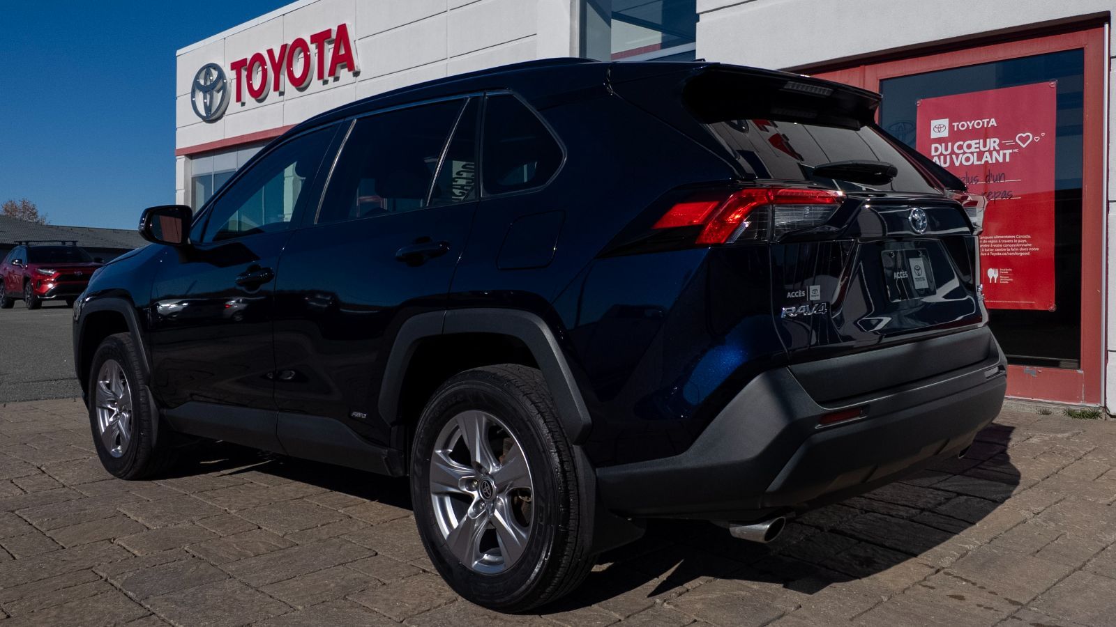 Photo 2023 Toyota RAV4 Hybrid XLE #5
