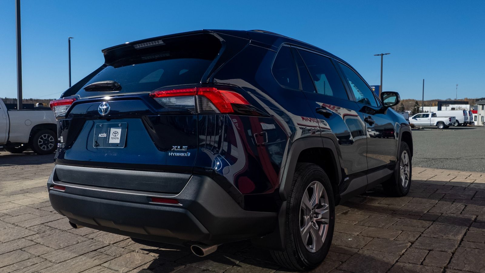Photo 2023 Toyota RAV4 Hybrid XLE #7