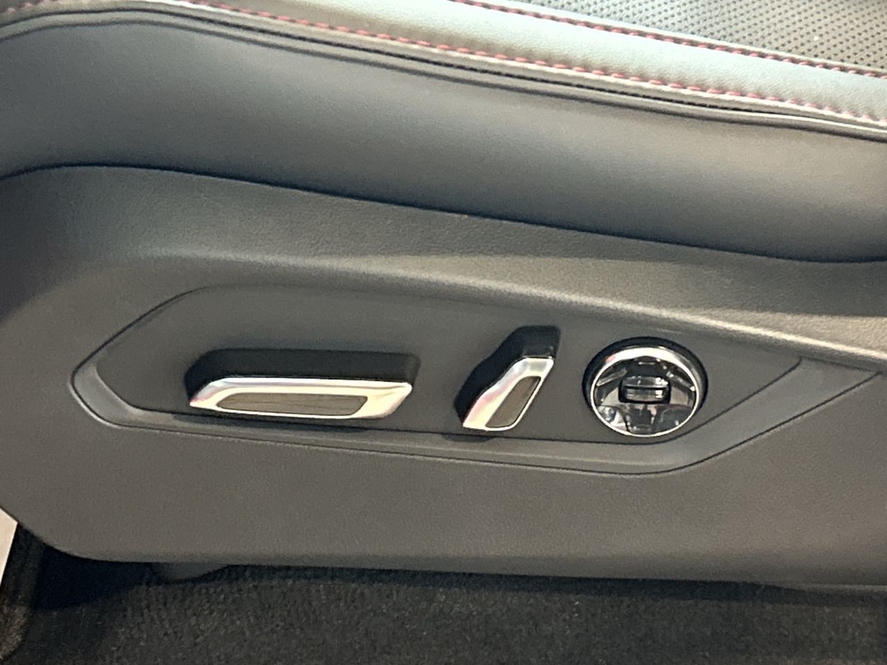 2025 Acura MDX