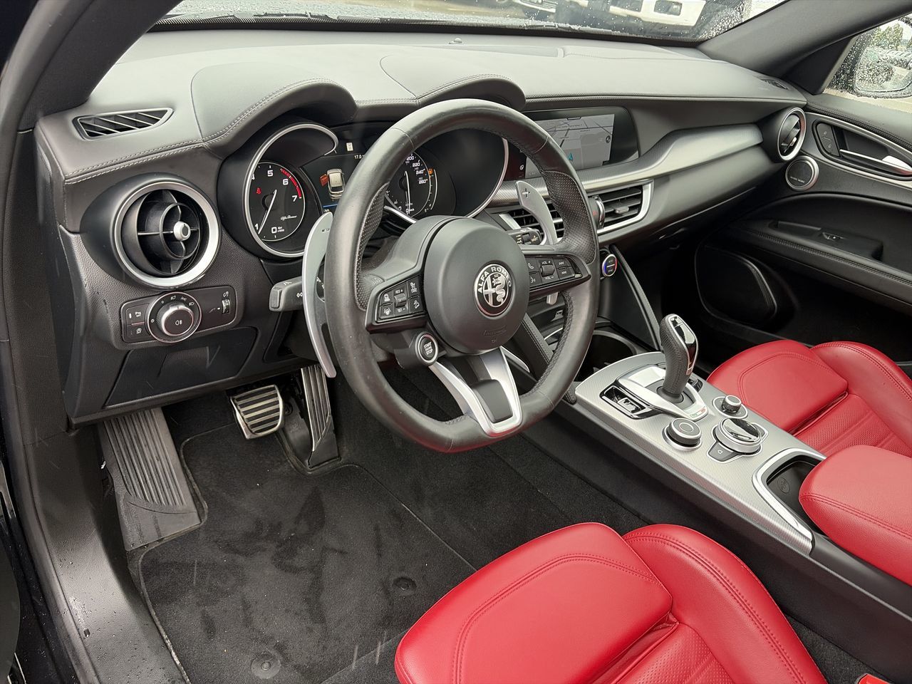2022  Stelvio