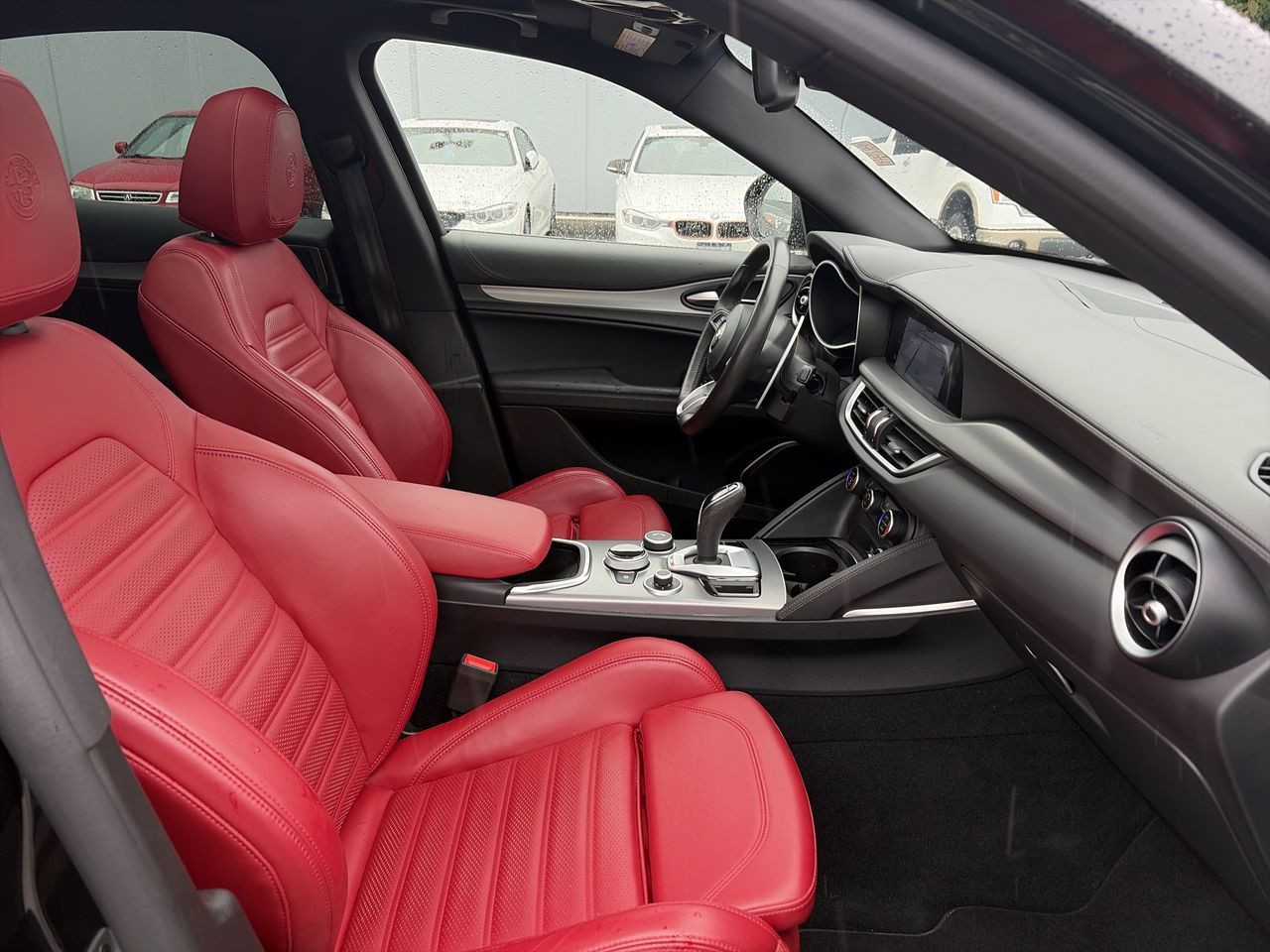 2022  Stelvio