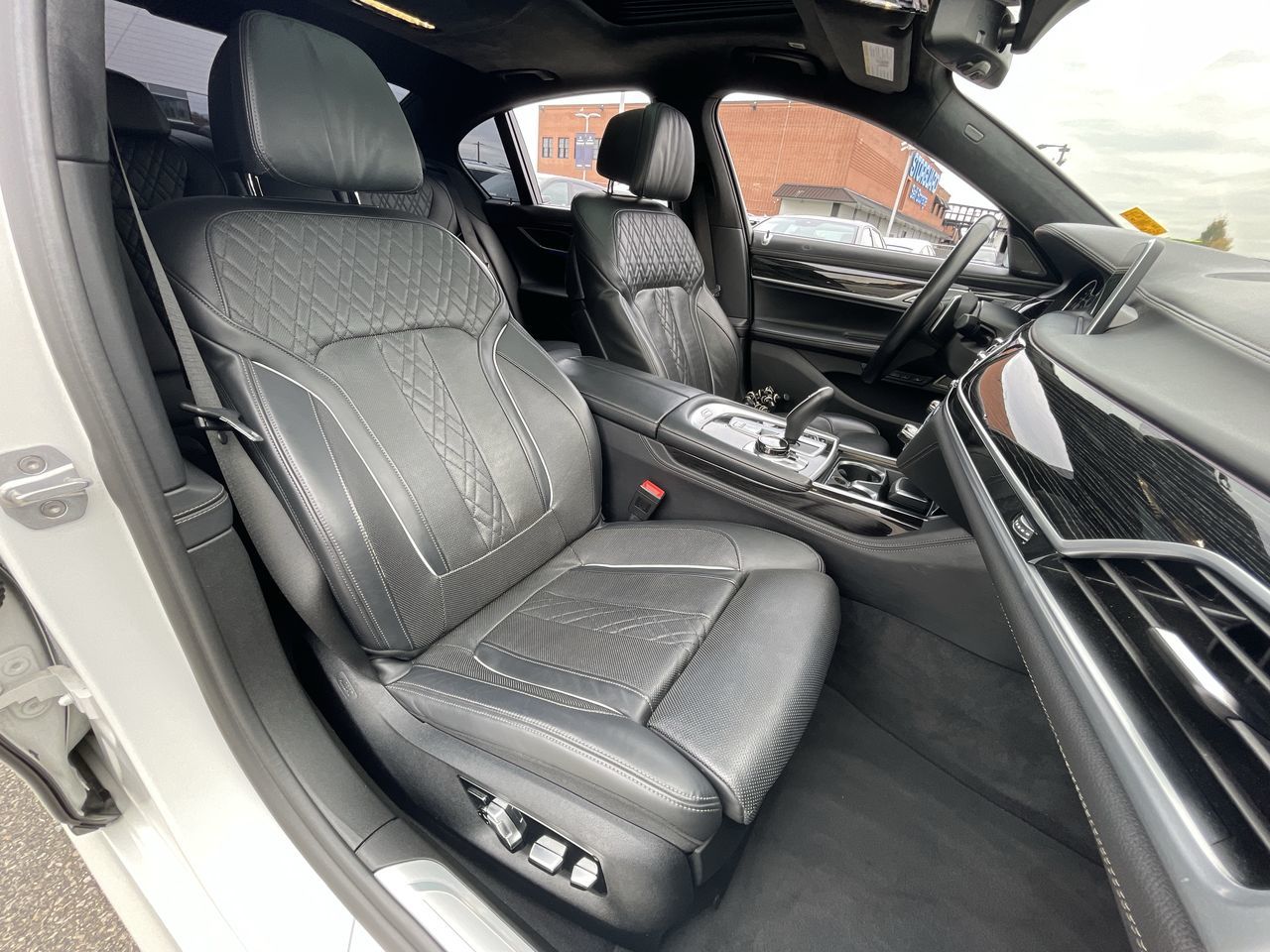 2019 BMW 750i