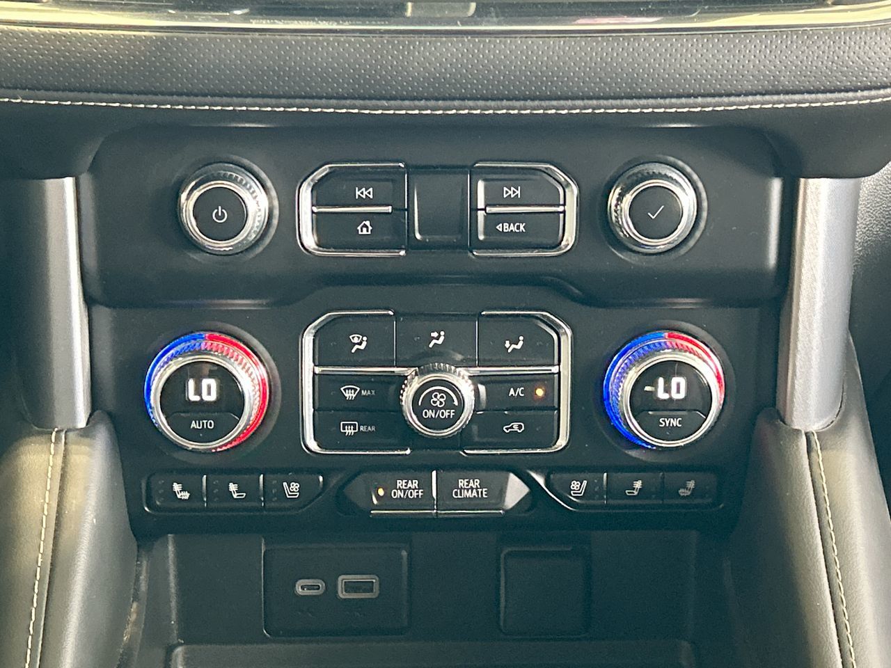 2024 GMC YUKON XL 4WD SLT in Langley, British Columbia