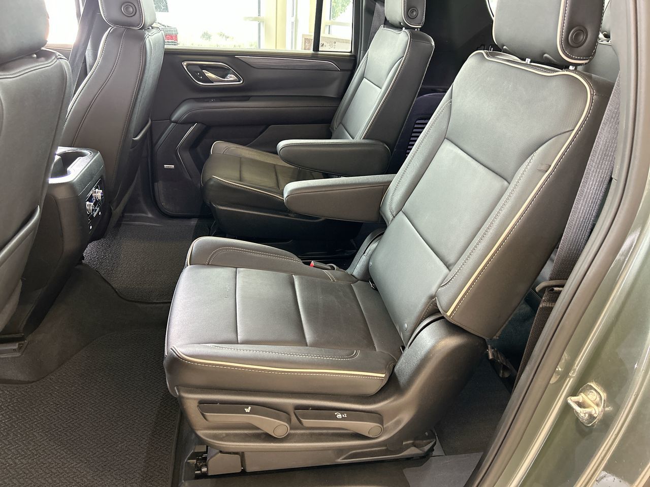 2024 GMC YUKON XL 4WD SLT in Langley, British Columbia