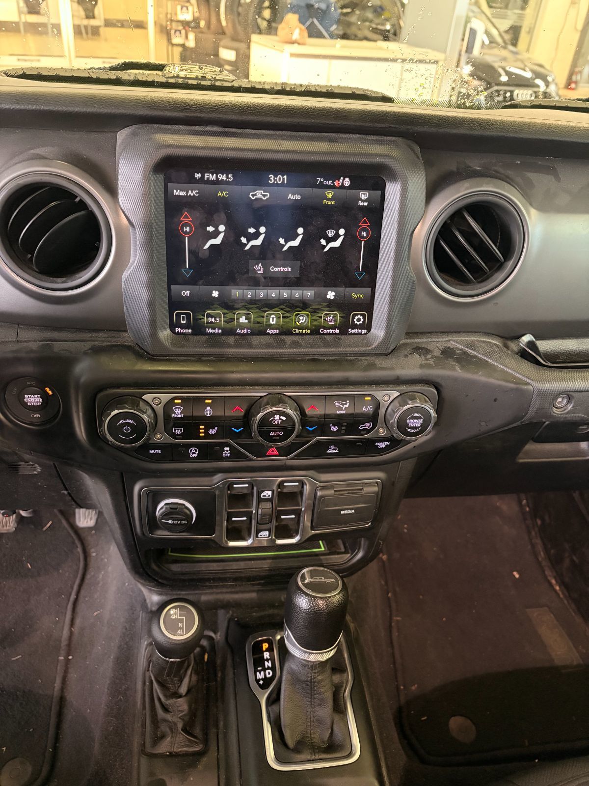2021 Jeep Gladiator 4x4 in Langley, British Columbia