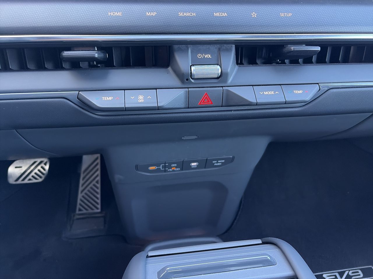 2024  EV9