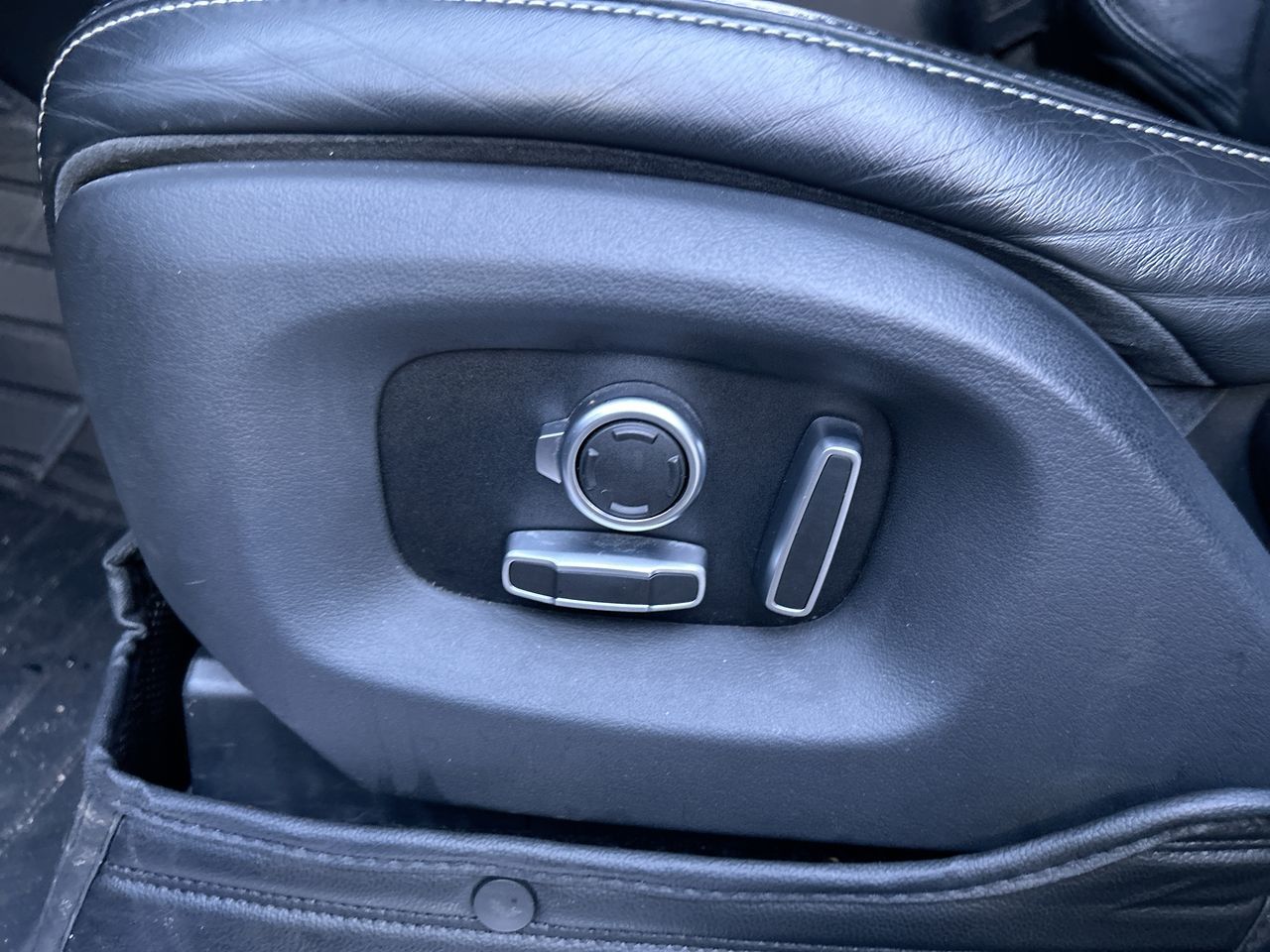 2016 Land Rover Range Rover in Langley, British Columbia