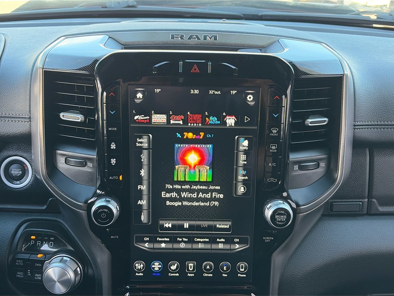 2021 Ram RAM 1500 Crew Cab 4x2 (DT)