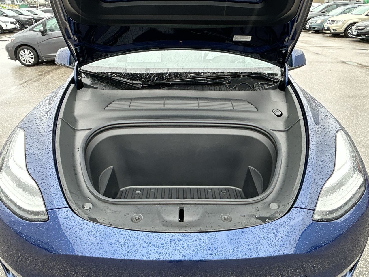 Voxcar TESLA Model Y SUV in , VANCOUVER