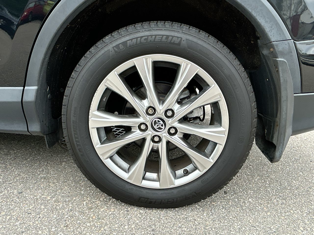 2018  RAV4