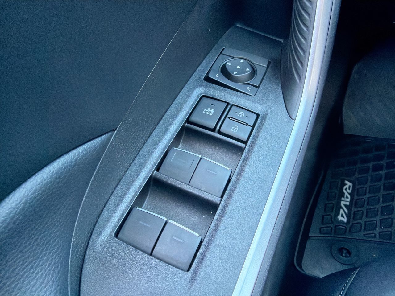 2023  RAV4