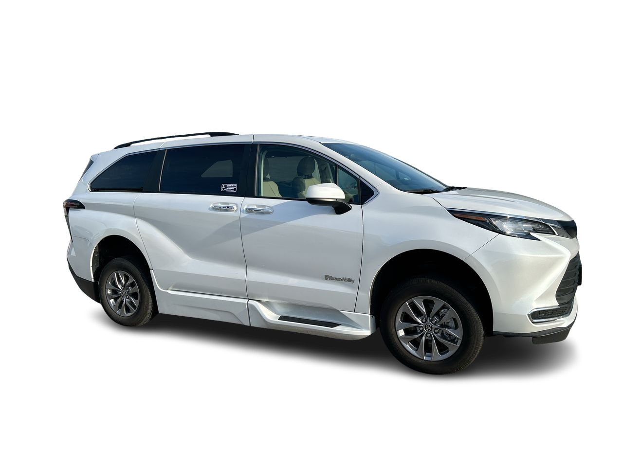 Toyota Sienna Hybrid  2023 à Langley, Colombie-Britannique