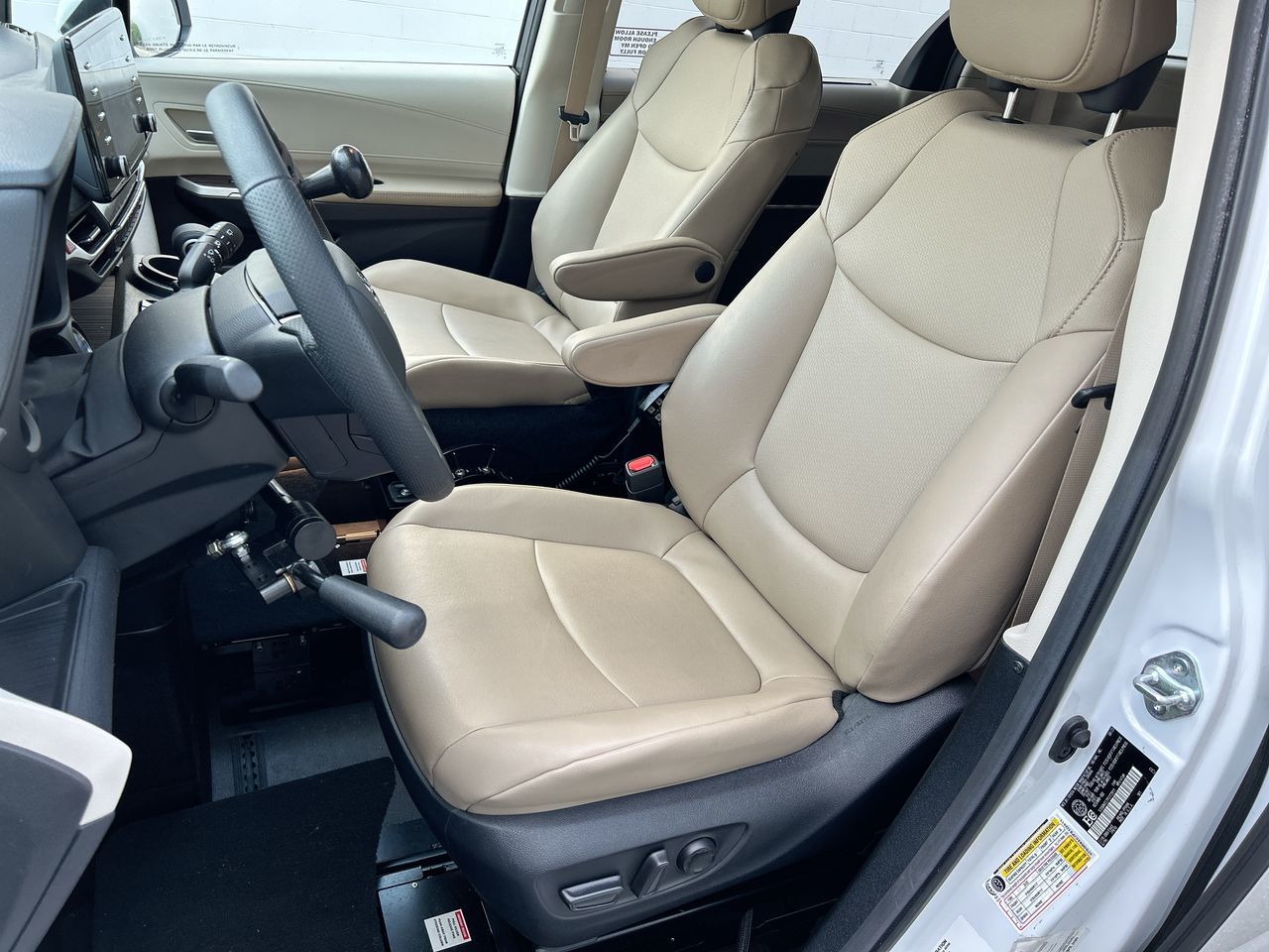 Toyota Sienna Hybrid  2023 à Langley, Colombie-Britannique