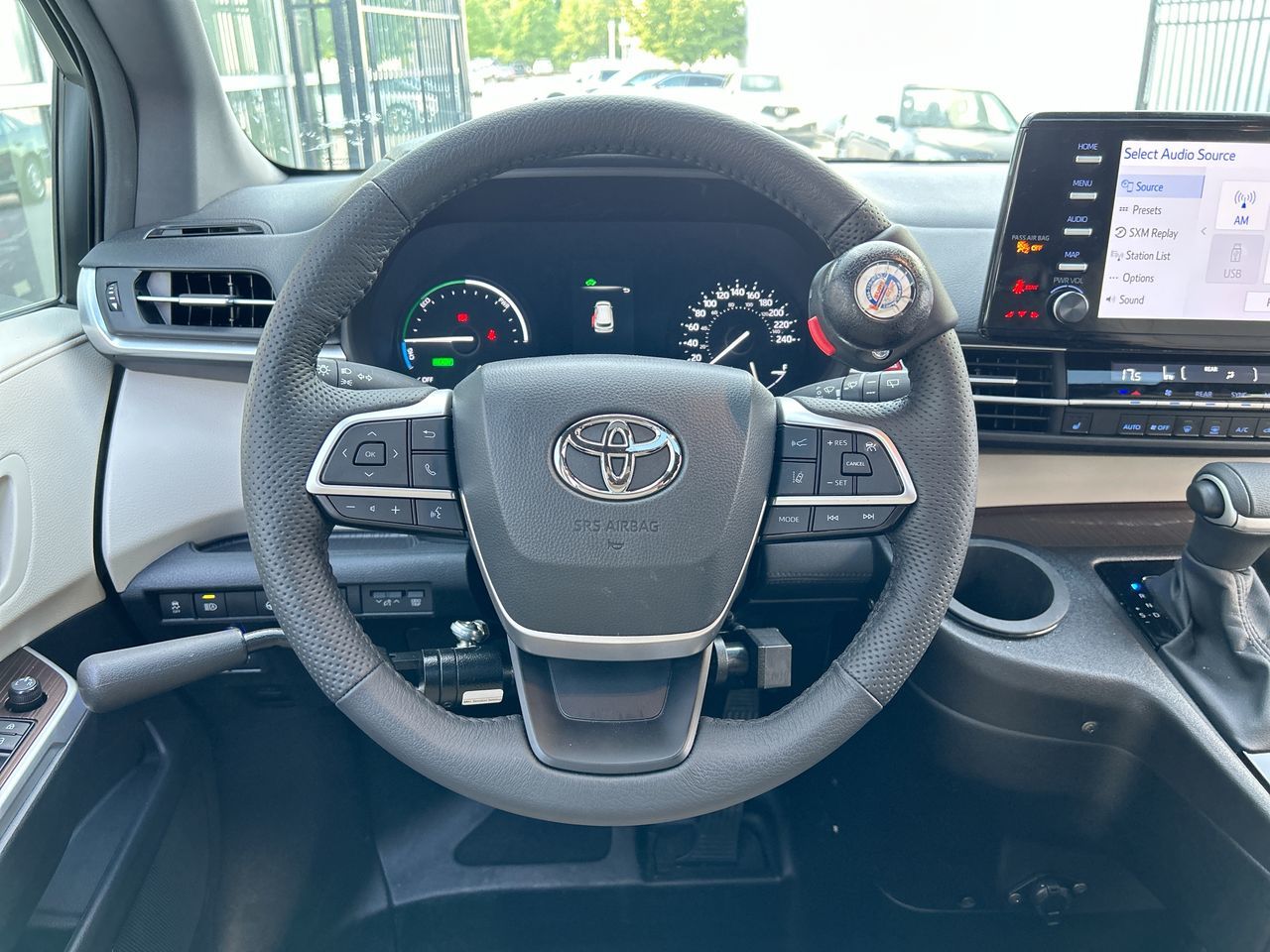 Toyota Sienna Hybrid  2023 à Langley, Colombie-Britannique