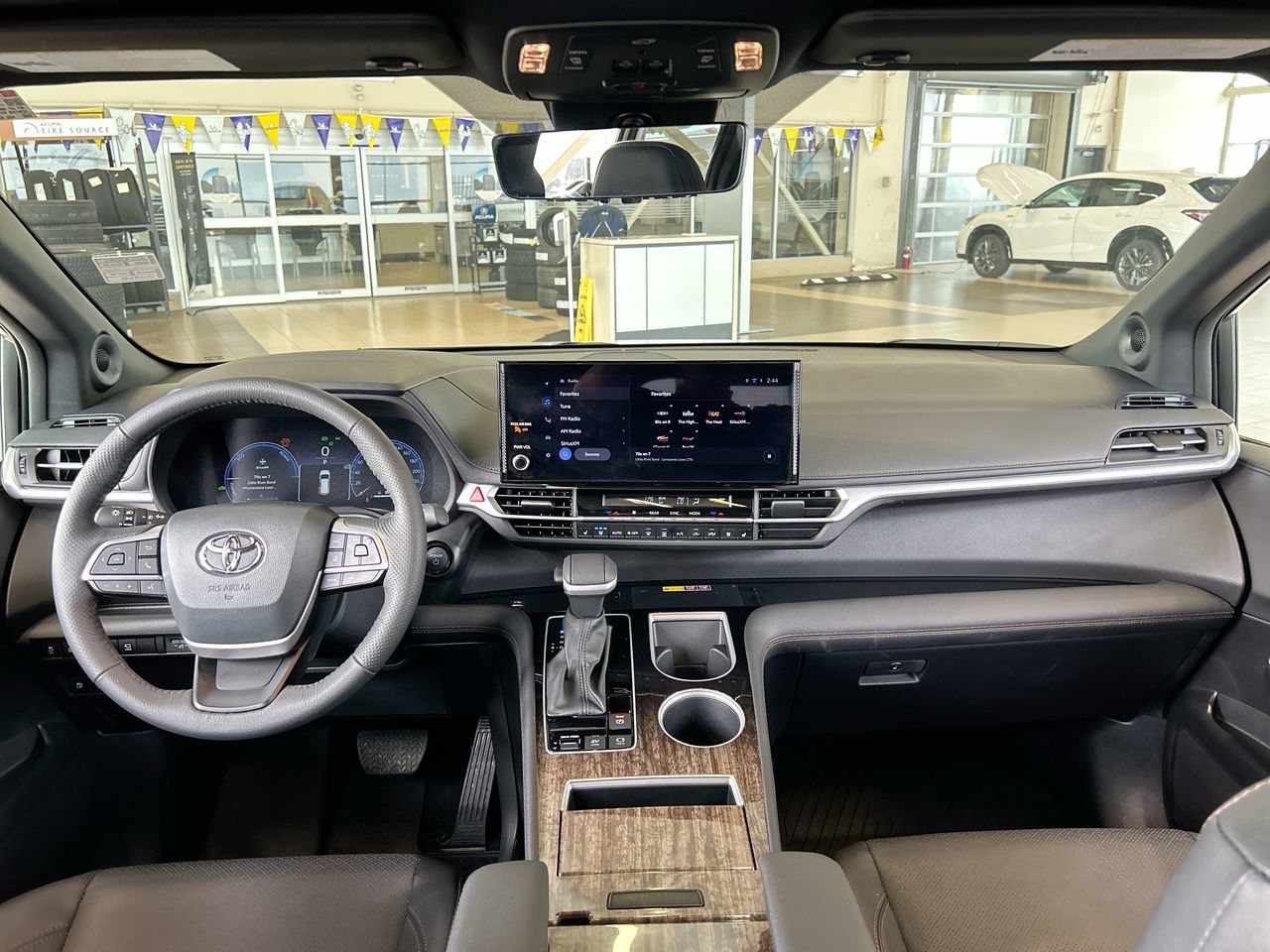 2025 Toyota Sienna Hybrid