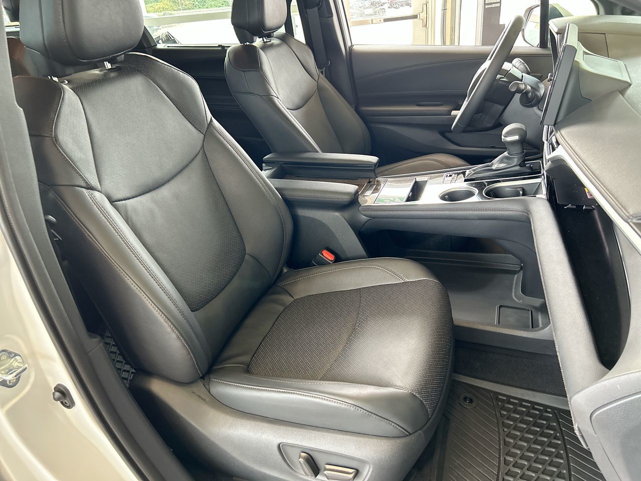 2025 Toyota Sienna Hybrid