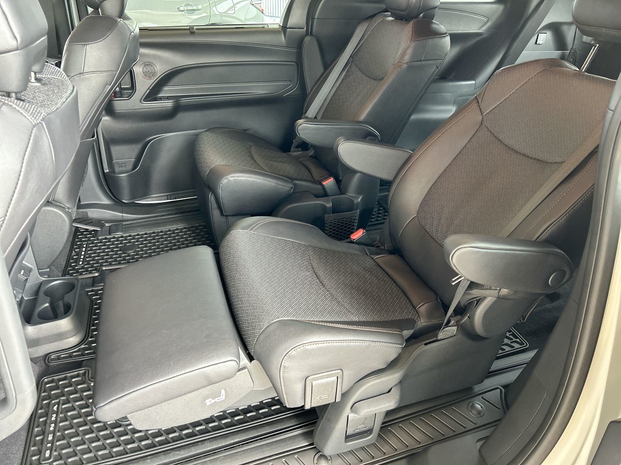 2025 Toyota Sienna Hybrid