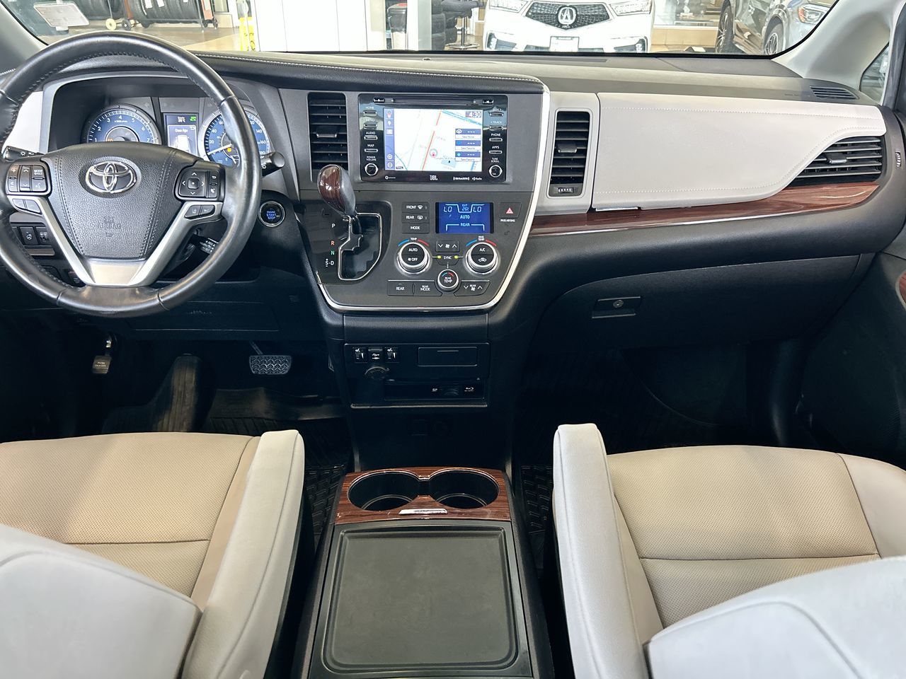 2018  Sienna