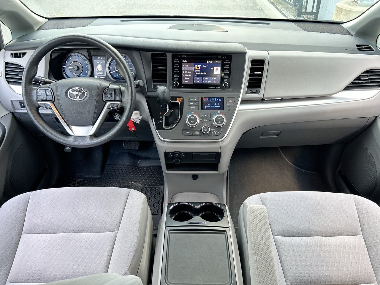 Toyota Sienna  2020 à Langley, Colombie-Britannique