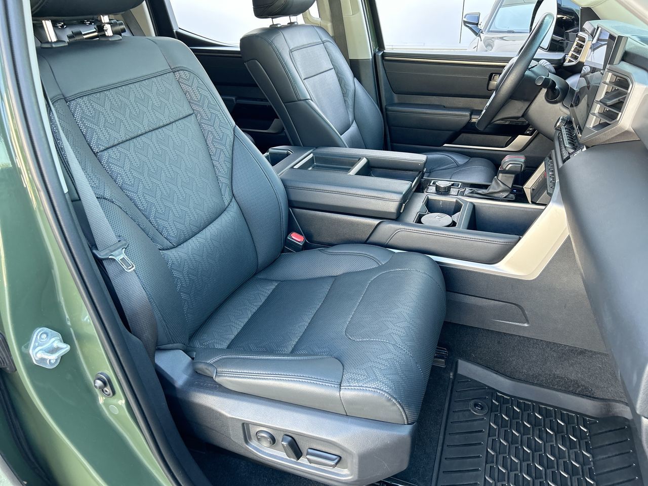 2022 Toyota TUNDRA HYBRID in Langley, British Columbia