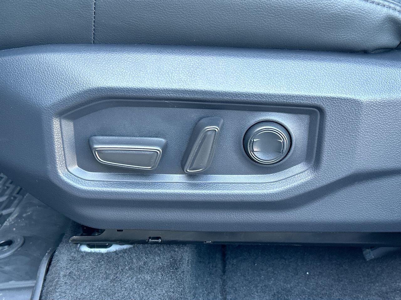 2025 Toyota TUNDRA HYBRID