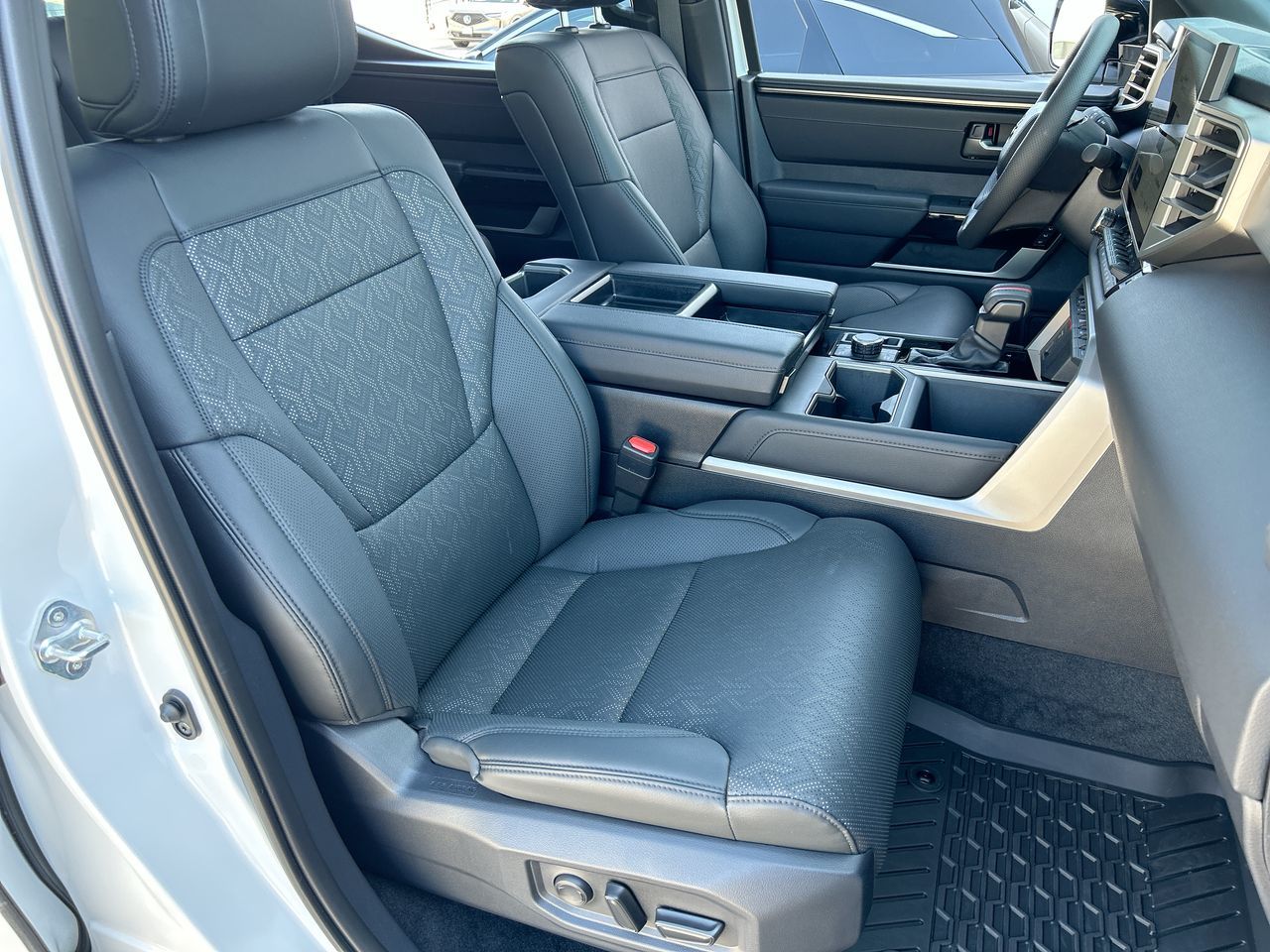 2025 Toyota TUNDRA HYBRID