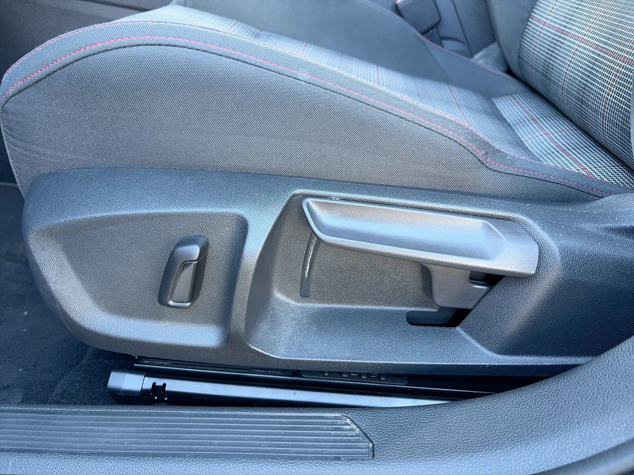 2022  GTI