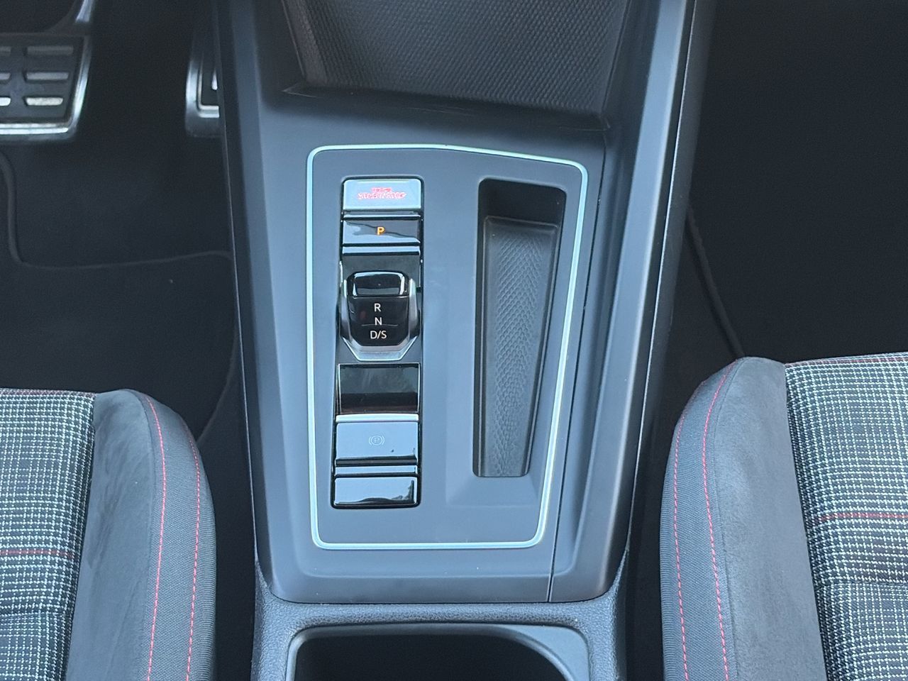2022  GTI